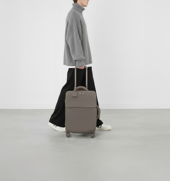 Lost In Berlin Cabin suitcase 55cm