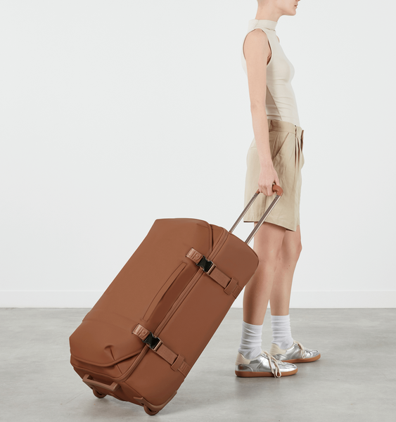 Lost In Berlin Exile Duffle with Wheels 72cm