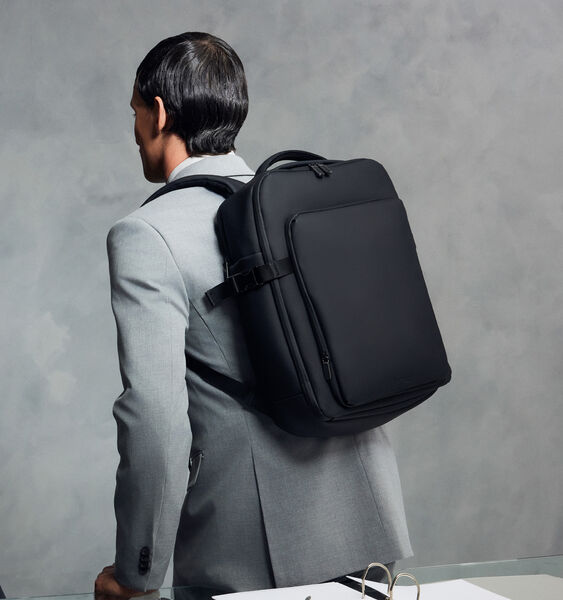 Lost In Berlin Backpack Pro 16" Lost In Berlin Backpack Pro 16"